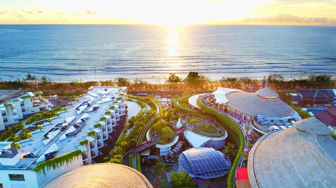Yello Hotel Kuta Beachwalk Bali كوتا
