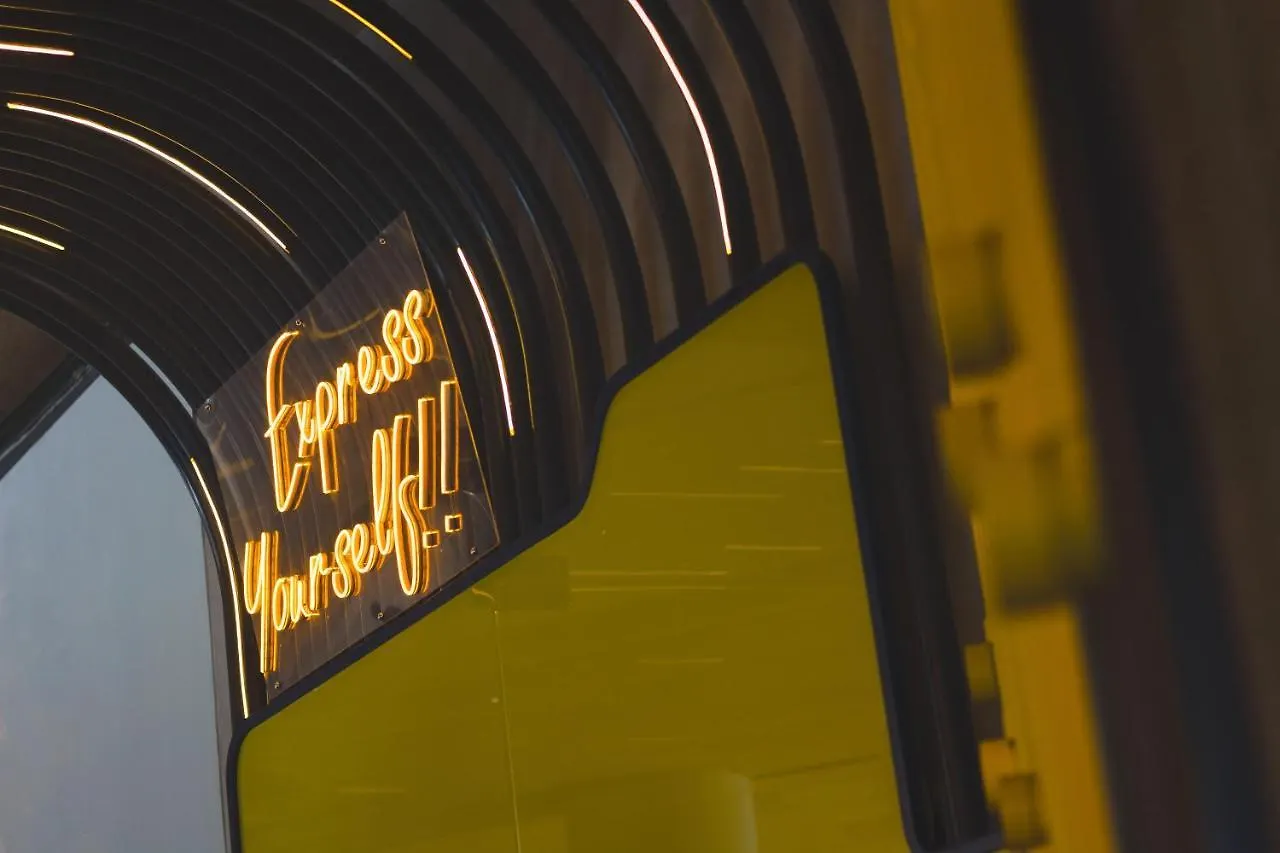Yello Hotel Kuta Beachwalk Bali