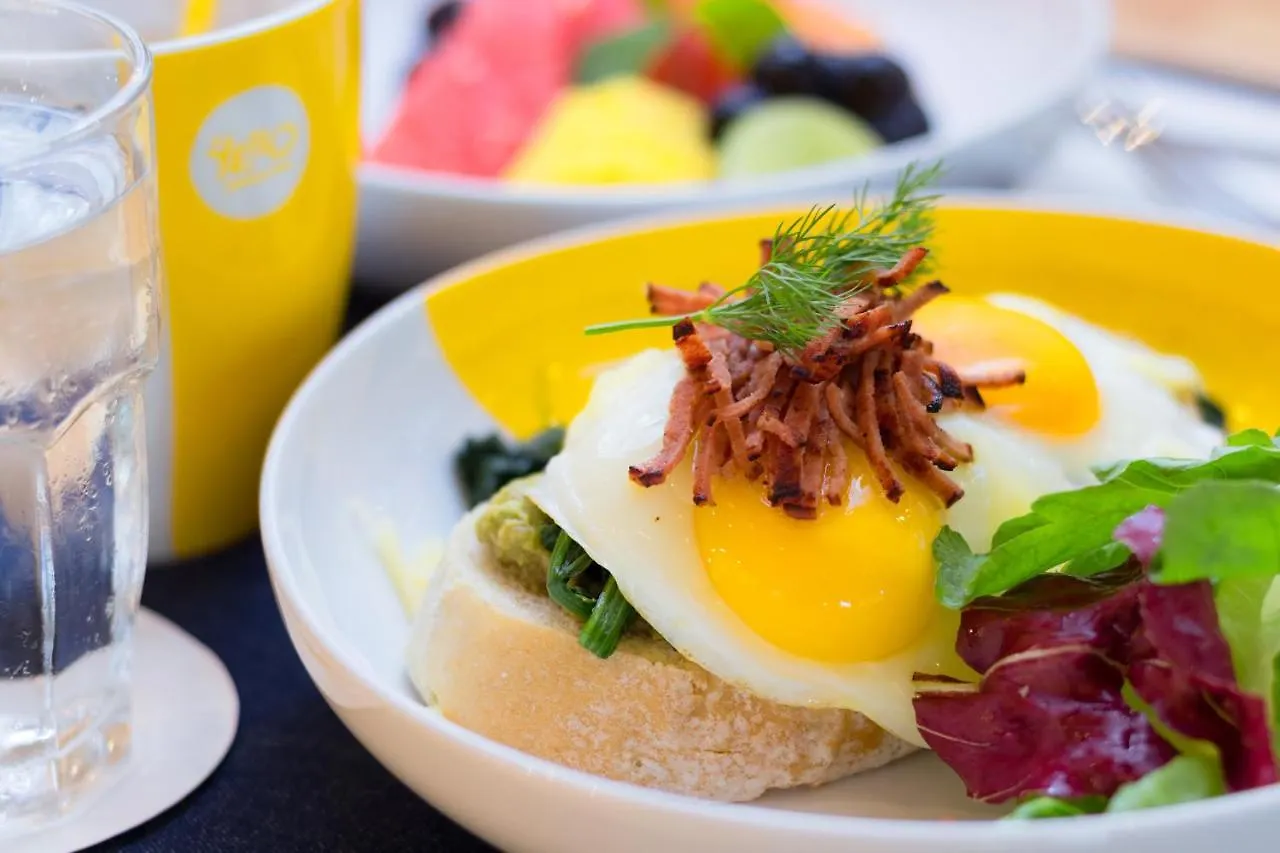 Yello Hotel Kuta Beachwalk Bali كوتا