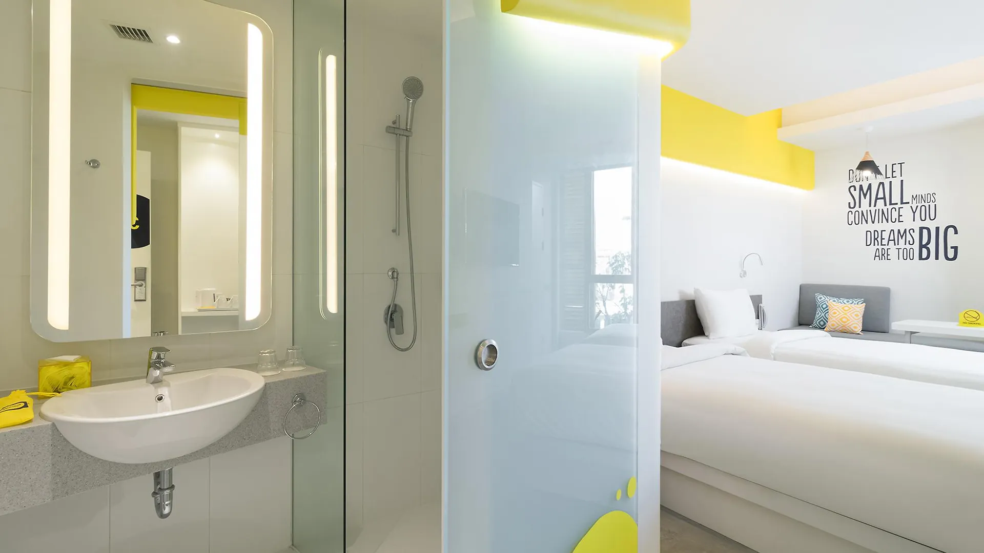 Yello Hotel Kuta Beachwalk Bali